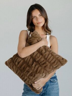 Lola Blankets - Square Driftwood Pillow Cover and Insert (NWT)